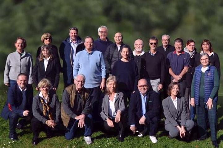 Escorts Bassussarry, France — Local Companions