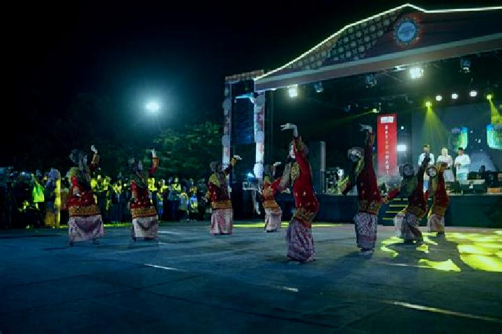 Escorts Batanghari, Indonesia — Local Companions