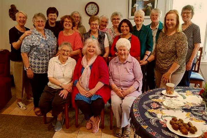 Escorts Beacon Hill, Australia — Local Companions