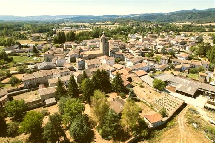 Escorts Beauzac, France — Local Companions