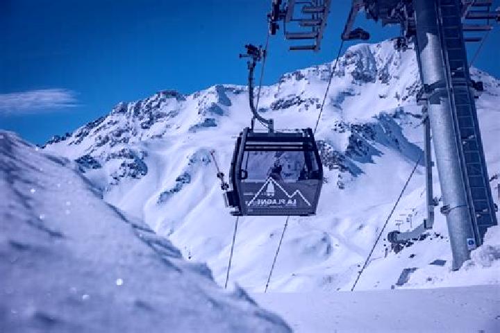 Escorts Belle-Plagne, France — Local Companions