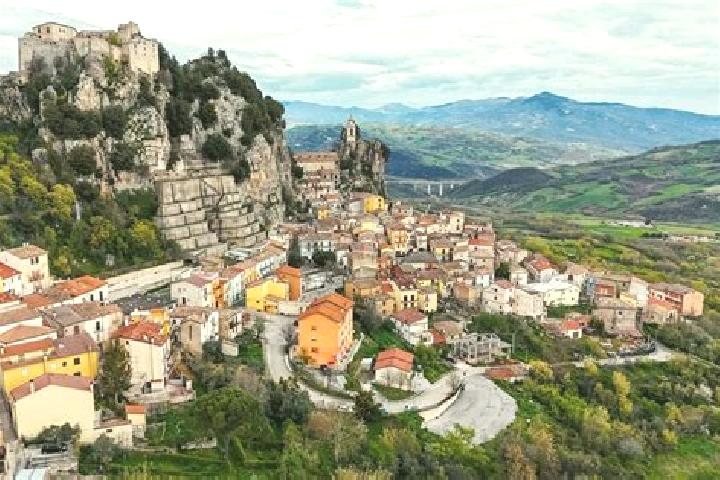 Escorts Belvedere-Piano Tavola, Italy — Local Companions