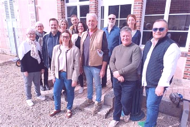 Escorts Bercheres-les-Pierres, France — Local Companions