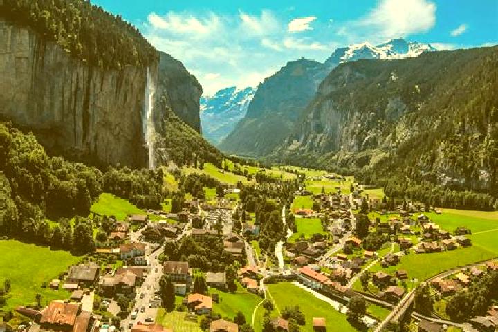 Escorts Bern, Switzerland — Local Companions