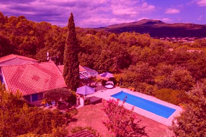 Escorts Besse-sur-Issole, France — Local Companions