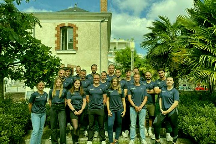 Escorts Betton, France — Local Companions