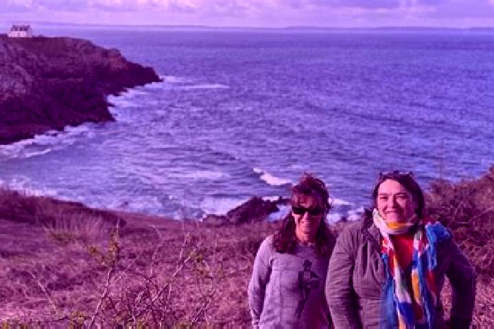 Escorts Beuzec-Cap-Sizun, France — Local Companions