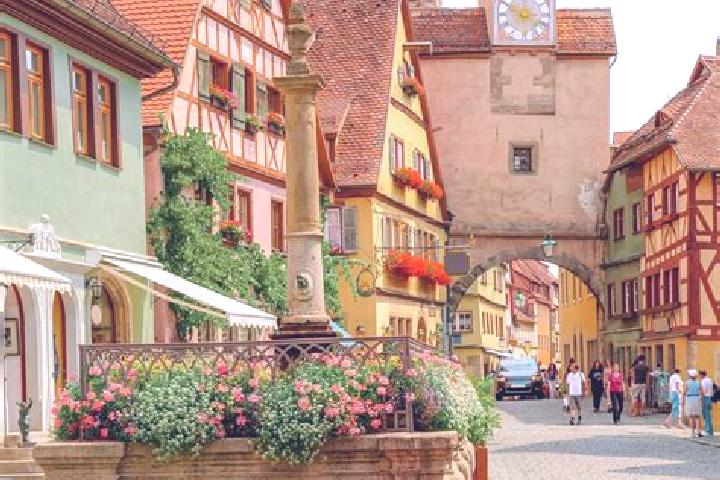 Escorts Bexbach, Germany — Local Companions