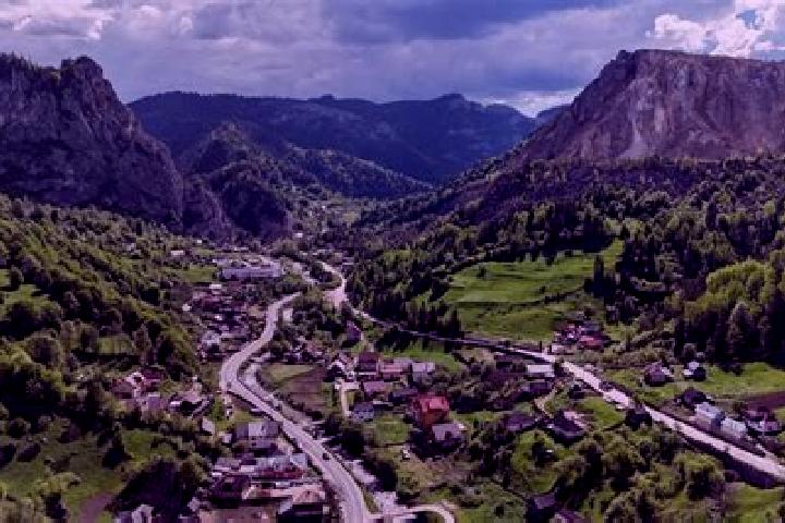 Escorts Bicaz-Chei, Romania — Local Companions