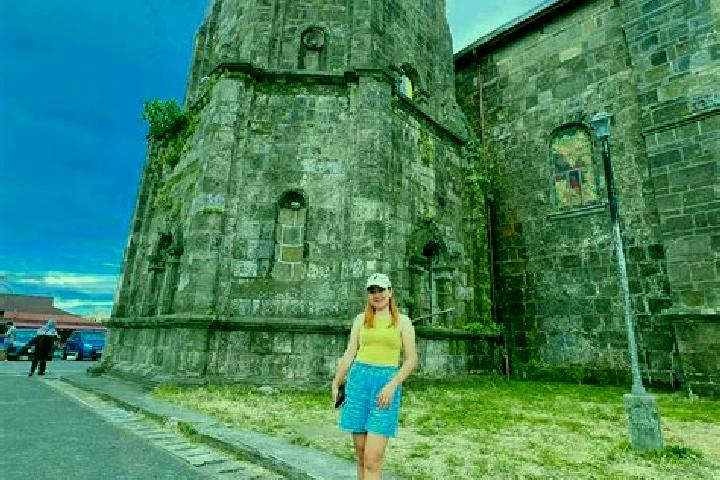 Escorts Binulasan, Philippines — Local Companions