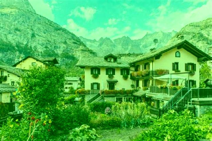Escorts Bionaz, Italy — Local Companions