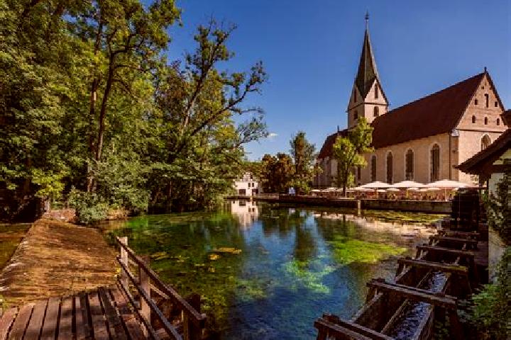 Escorts Blaubeuren, Germany — Local Companions