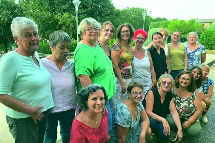 Escorts Blauzac, France — Local Companions