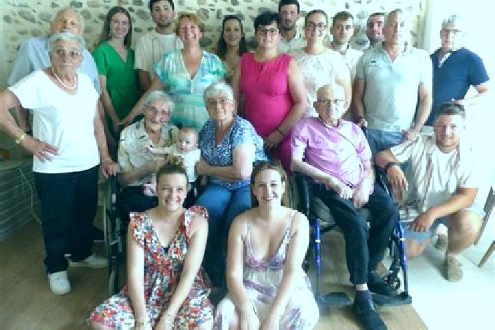 Escorts Boeil-Bezing, France — Local Companions