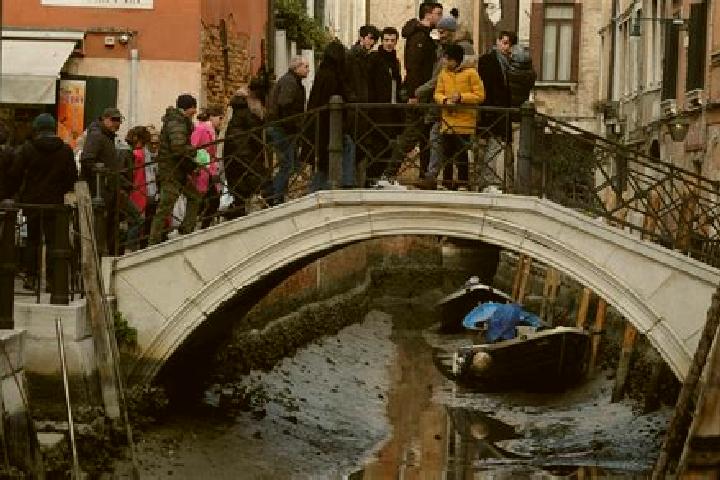Escorts Bollate, Italy — Local Companions