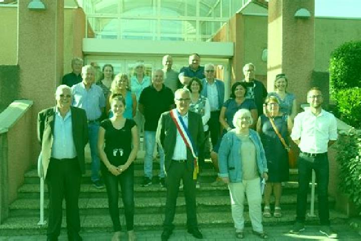 Escorts Bonson, France — Local Companions
