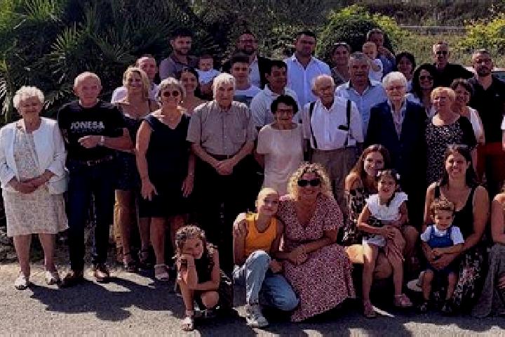 Escorts Bouvron, France — Local Companions