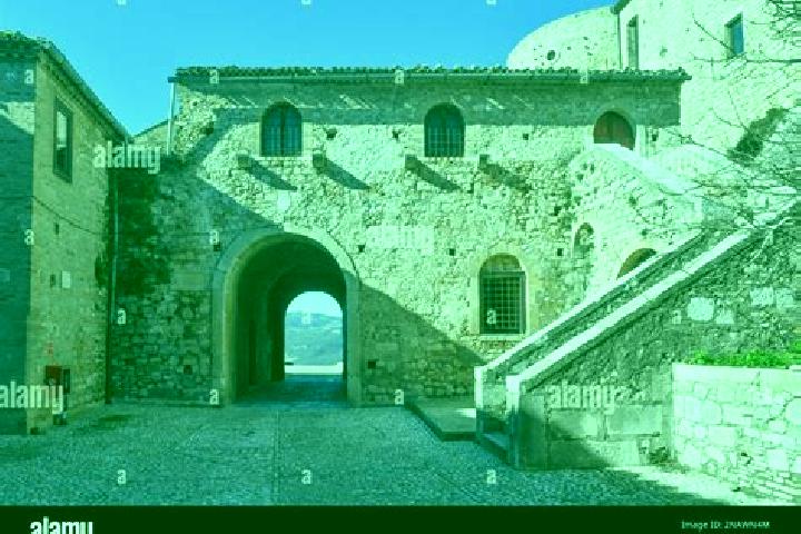 Escorts Bovino, Italy — Local Companions