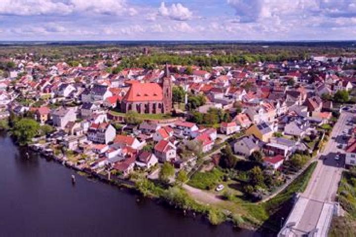 Escorts Brandenburg an der Havel, Germany — Local Companions