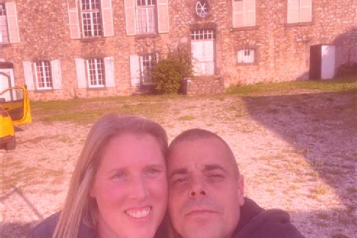 Escorts Bricquebec, France — Local Companions