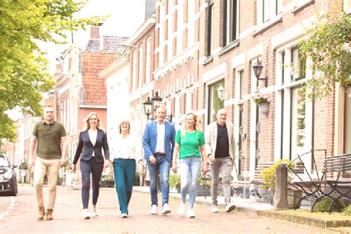 Escorts Britsum, Netherlands — Local Companions