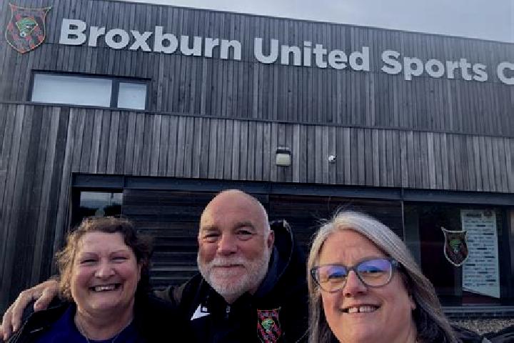 Escorts Broxburn, United Kingdom — Local Companions