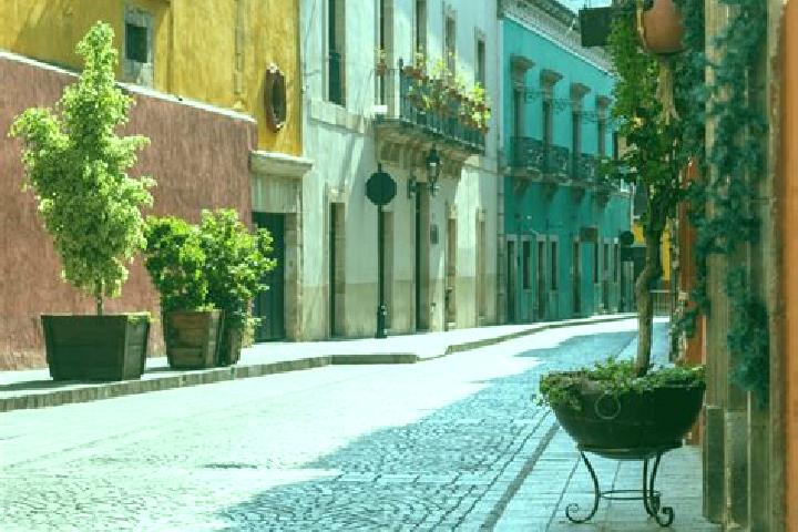 Escorts Bucareli, Mexico — Local Companions