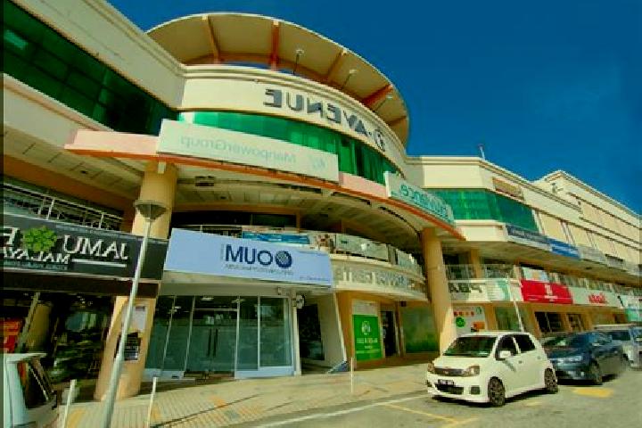 Escorts Bukit Jambul, Malaysia — Local Companions