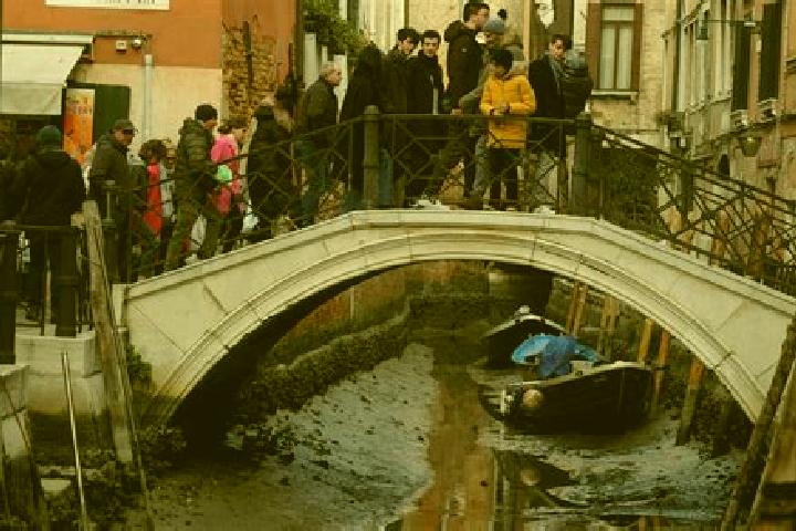 Escorts Bulzi, Italy — Local Companions