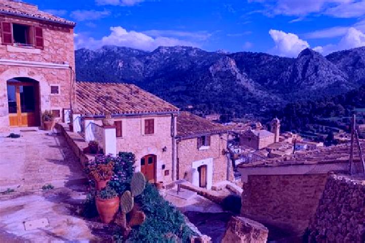 Escorts Bunyola, Spain — Local Companions