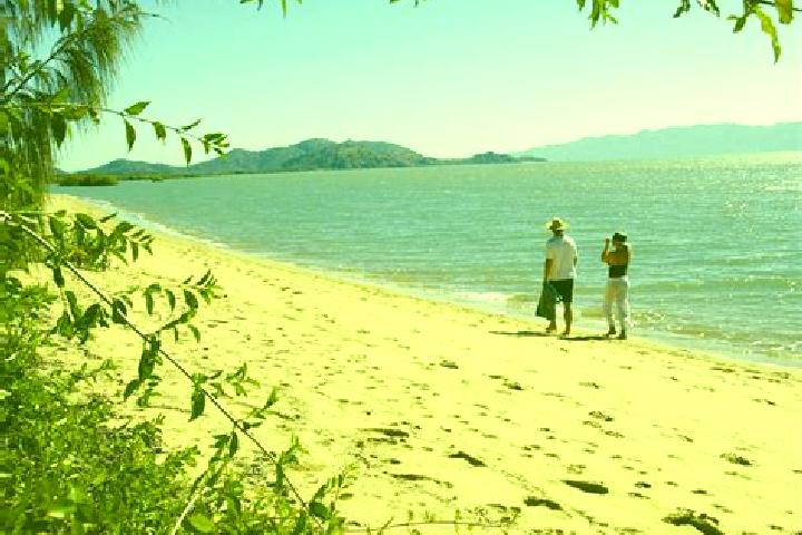 Escorts Bushland Beach, Australia — Local Companions