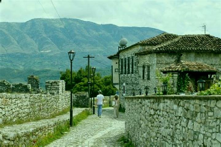 Escorts Bushtrice, Albania — Local Companions