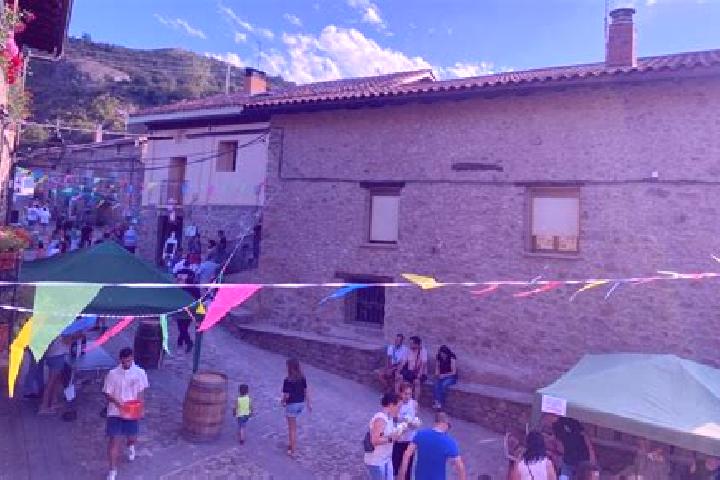 Escorts Cabezon de Cameros, Spain — Local Companions