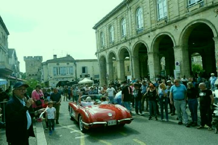 Escorts Cadillac-en-Fronsadais, France — Local Companions