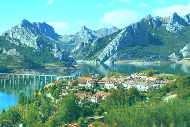 Escorts Calera de Leon, Spain — Local Companions