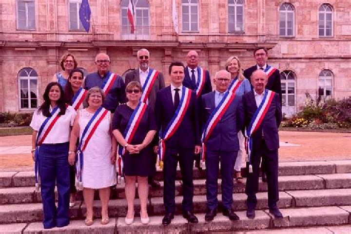 Escorts Caluire-et-Cuire, France — Local Companions