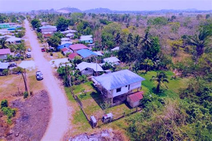 Escorts Camelote, Belize — Local Companions