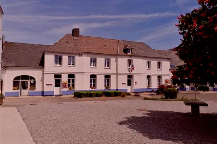 Escorts Campagne-les-Boulonnais, France — Local Companions