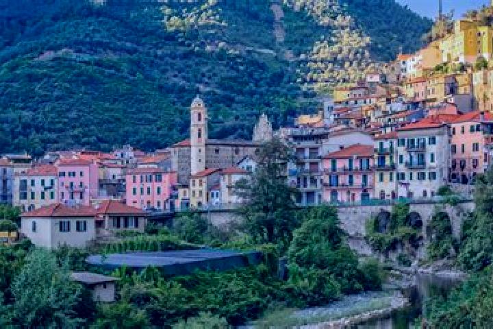 Escorts Camporosso, Italy — Local Companions