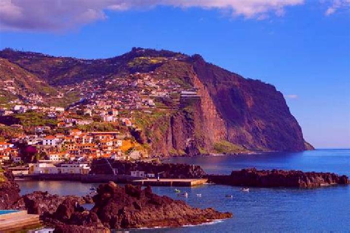 Escorts Canhas, Portugal — Local Companions