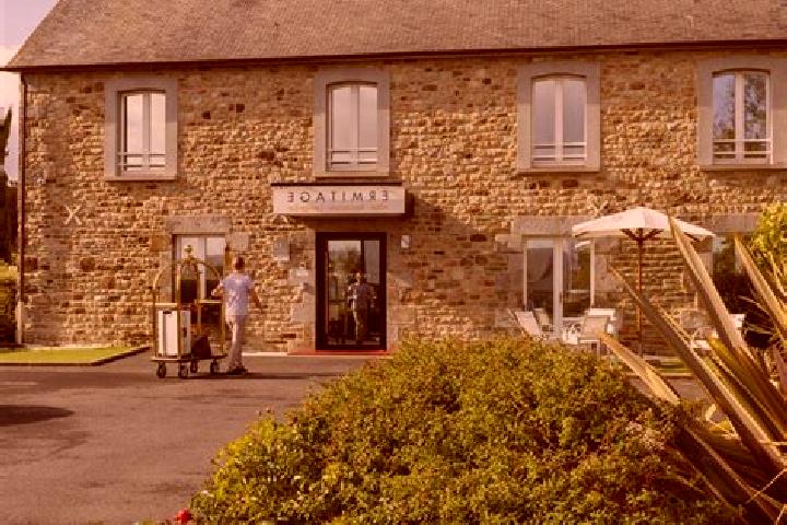 Escorts Canisy, France — Local Companions