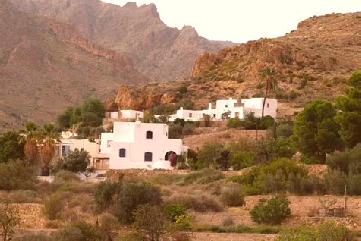 Escorts Canjayar, Spain — Local Companions