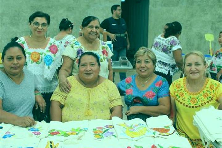 Escorts Cansahcab, Mexico — Local Companions