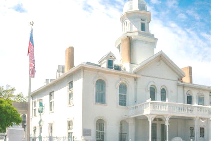 Escorts Cape May Court House, United States — Local Companions