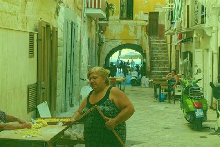 Escorts Carbonara di Bari, Italy — Local Companions