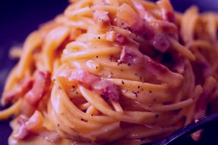 Escorts Carbonara di Nola, Italy — Local Companions