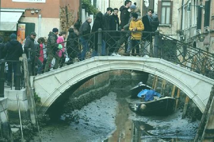 Escorts Cargeghe, Italy — Local Companions