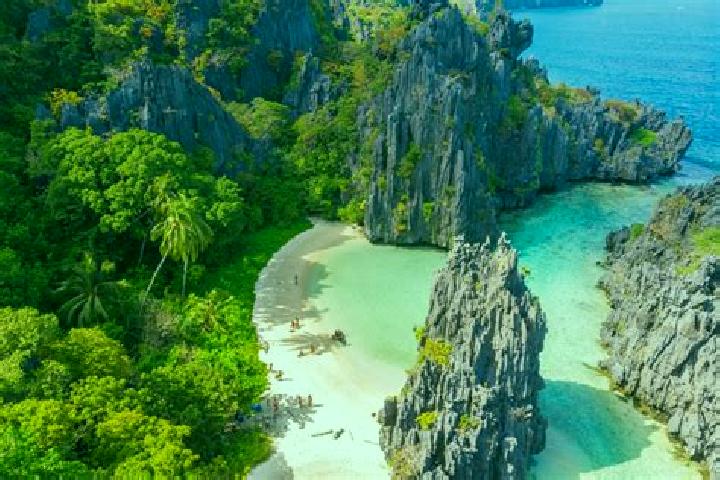 Escorts Carles, Philippines — Local Companions