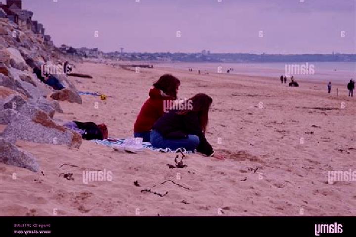 Escorts Carolles, France — Local Companions