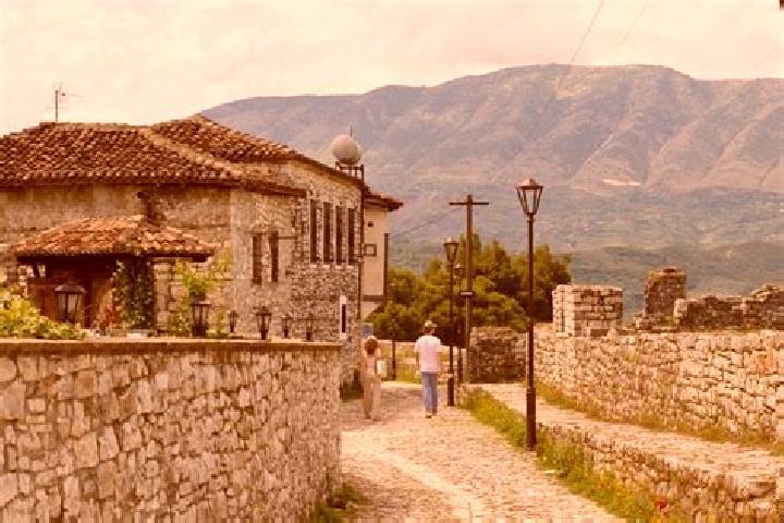 Escorts Carshove, Albania — Local Companions